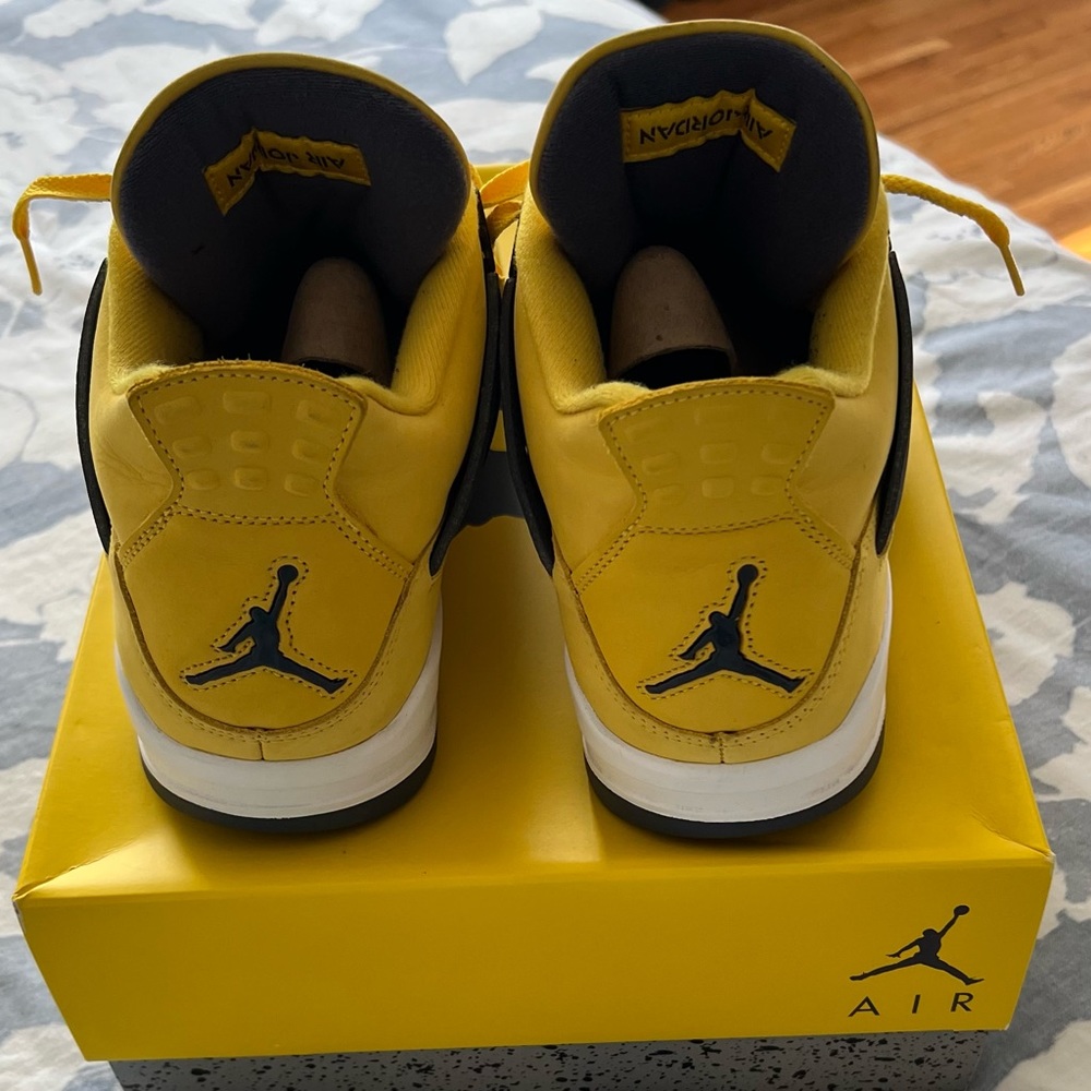 Pre Owned AIR JORDAN 4 RETRO 'LIGHTNING' 2021